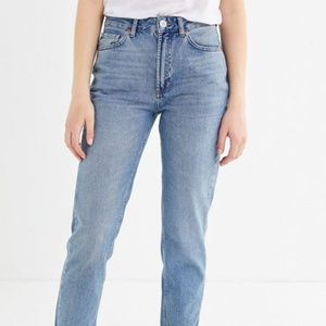 BDG 26W Mom High Rise Jeans